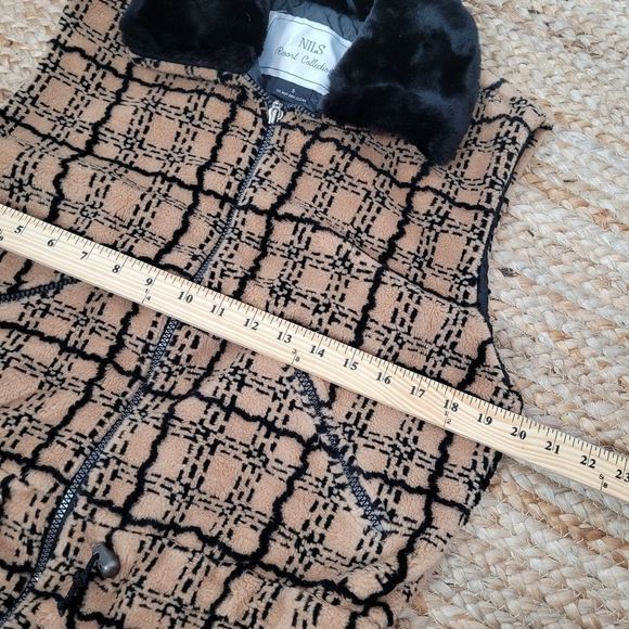 NILS RESORT COLLECTION Vest Jacket - Picture 9 of 9